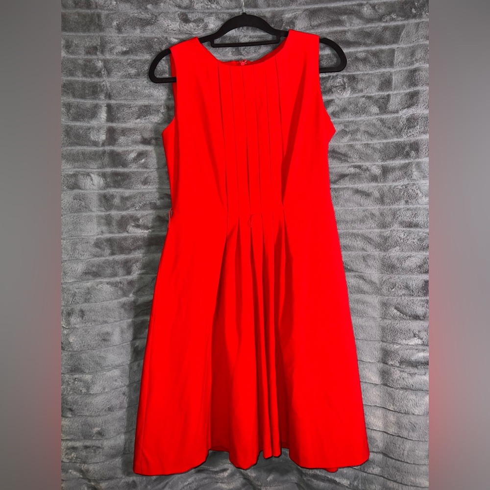 Red pleated Calvin Klein Dress size 6 ❤️🌹💃🏽